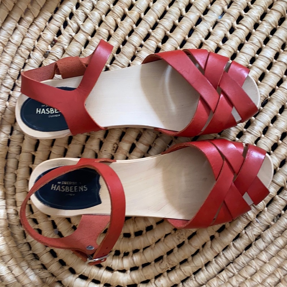 Red Magdelina Swedish Hasbeen clog low heel sandal